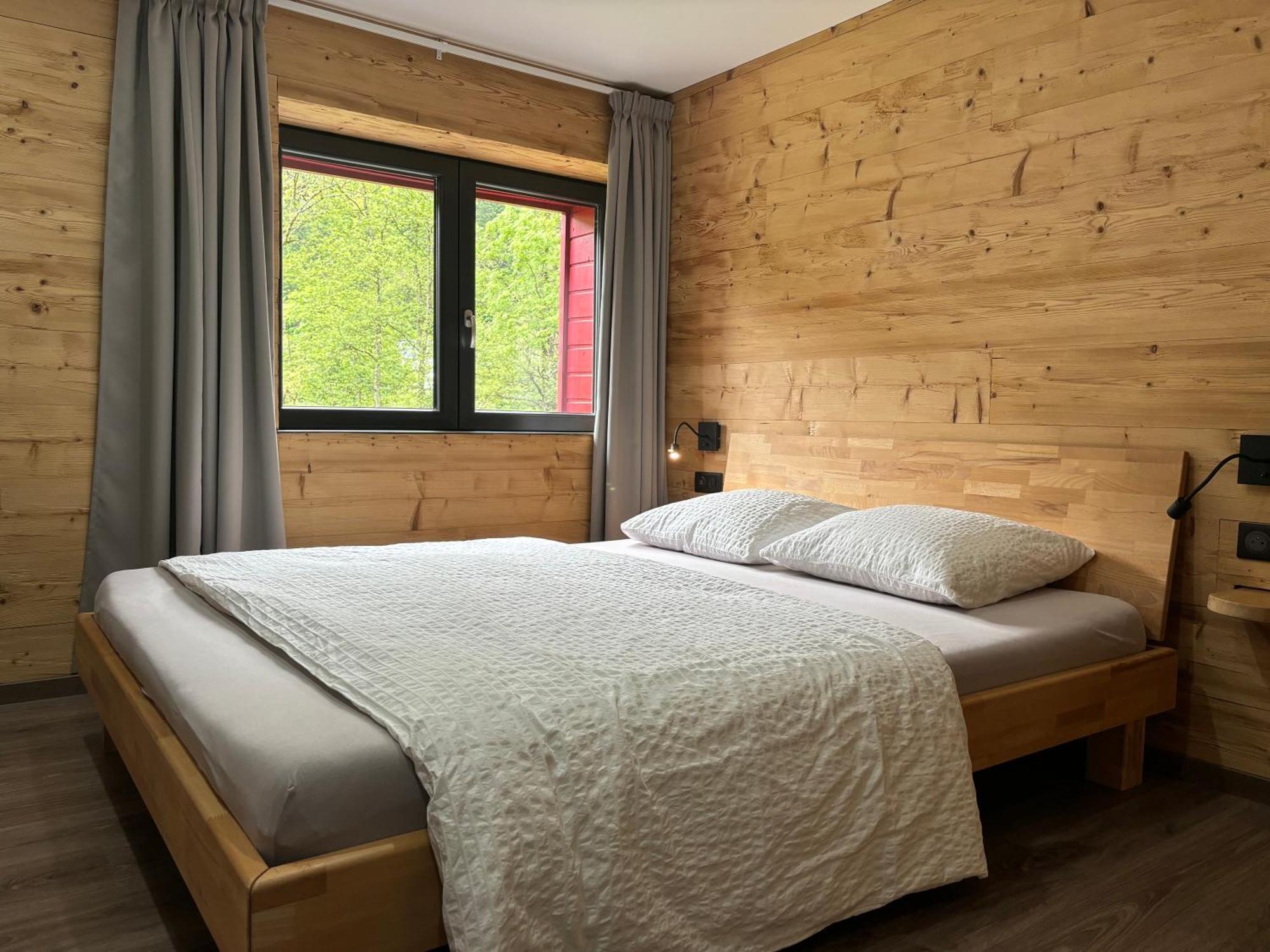La Ferme De Rochesson, Jacuzzis & Piscine Commune エクステリア 写真