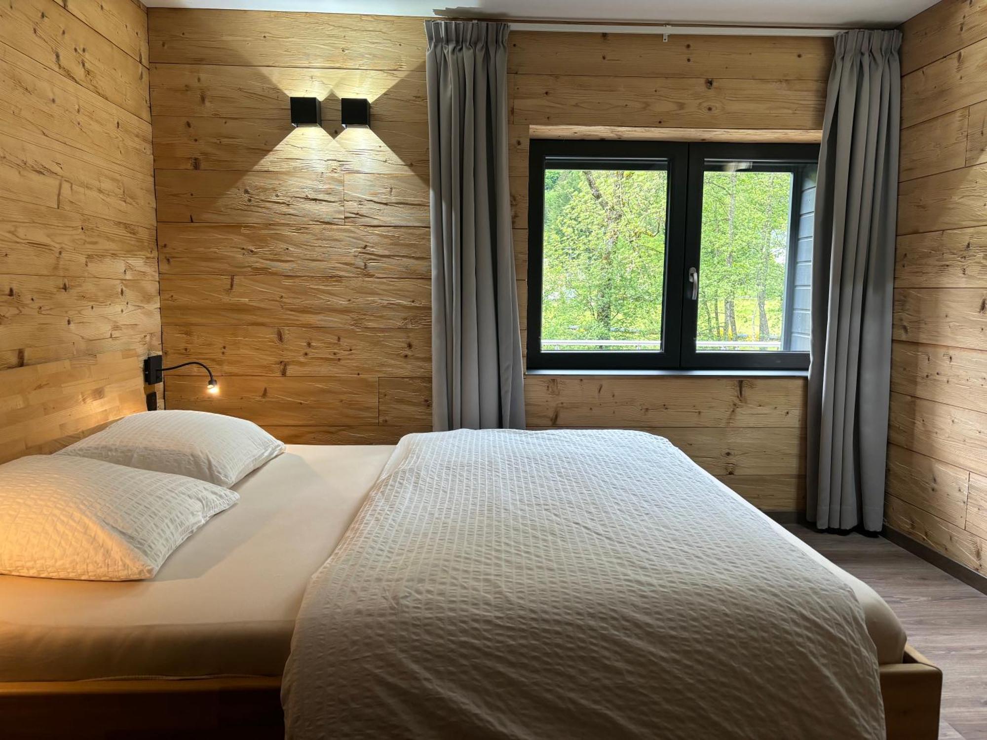 La Ferme De Rochesson, Jacuzzis & Piscine Commune エクステリア 写真